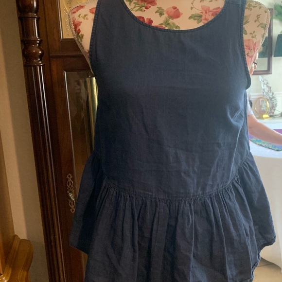 Old Navy Sleeveless top with ruffled base cottage core - Picture 1 of 8